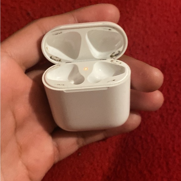 AirPods (case only) - Picture 2 of 2
